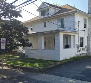 Image of NYC Gateway: Cozy Home with Easy Access