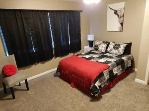 Image of NEW!!! The Uptown Oasis...seconds from Uptown Marion!!!