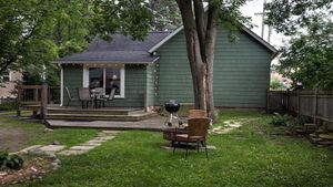 Image of Cozy cottage in downtown Hudson, WI!