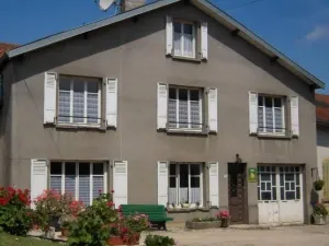 Image of Charming Village Cottage with Historical Sites Nearby, Wi-Fi, and Baby Equipment Provided