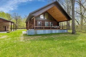 Image of Log cabin on Pelican Bay