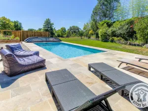 Image of Air-conditioned caravan with pool and garden