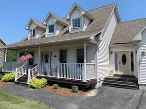 Image of Cozy Cape in the heart of Bangor. Close to hospitals, colleges and downtown.