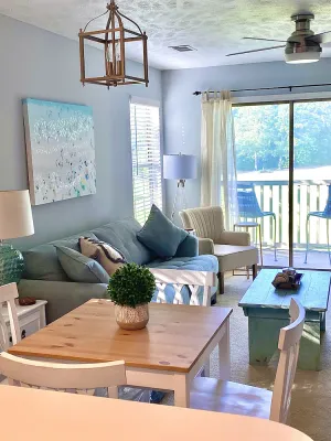 Image of Beautiful 2 bed 2 bath Corner Unit with golf course view-5 minutes from beach
