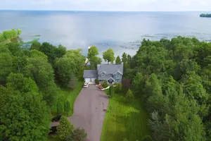 Image of Lakeside Retreat on Cove Bay  - Perfect for Families!