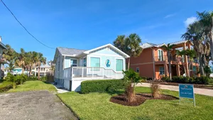 Image of 213 Ohio Ave - Blue Parrot Paradise - Island Cottage by the Beach!