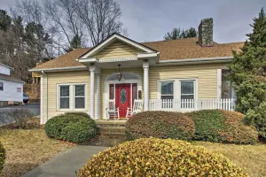 Image of Downtown Boone ON King Street - 2 Bedroom Home