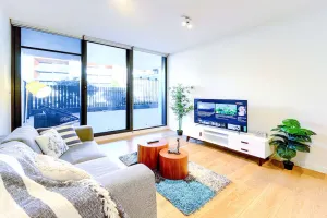 Image of Brilliant Quay Boulevard Apt *FreeParking*Smart TV