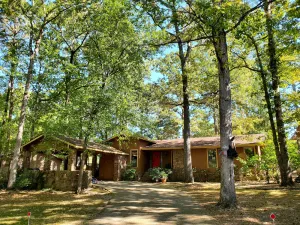 Image of NEW! Beautiful 10-Guest Golf Retreat on the 16th hole of the Desoto Golf Course