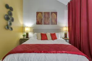 Image of King Bed✶4K TVs✶Ultra Fast Internet✶2 Car Parking #107