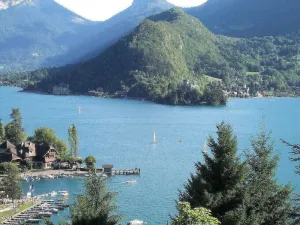 Image of CHALET with panoramic view of the bay of Talloires and Tournette