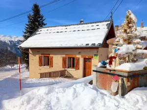 Image of Charming mountain chalet near the resort and Lake Albiez-Montrond