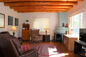 Image of 3  Bedroom Home With Lovely Vigas And Wood Floors - 3.5 Miles To Santa Fe Plaza!