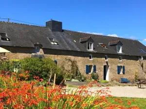 Image of Adele cottage – lovely, spacious Breton cottage - shared pool, private garden