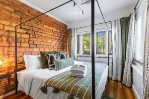 Image of 2bd-1bath\/Free Parking~Case Western\/University Cir