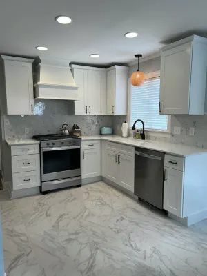 Image of Newly renovated house blocks from hospital and restaurants.
