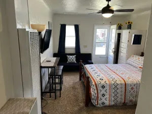 Image of Nice Quite Studio Apartment with Queen Bed, Full kitchen and bath near Down Town
