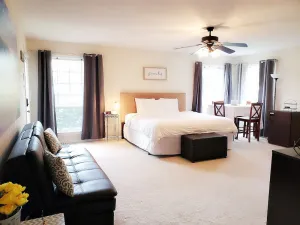 Image of King Guest Suite - A TOGAR Vacation Rental