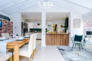 Image of 21LGDR - 3 Bedroom House with Garden Seating and Driveway Parking