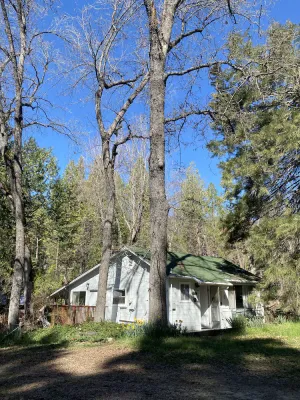 Image of Creekside Cabin near Yosemite