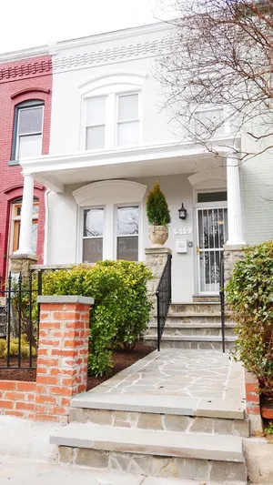 Image of Capitol Hill Row Home: 1 Block to Metro and Groceries -- and has Garage!