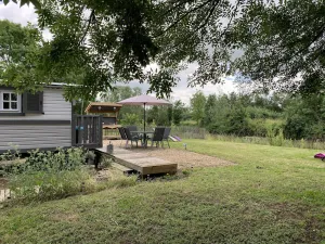 Image of Roulotte, Canoe, 4 bikes Marais Poitevin La Rochelle