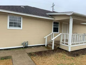 Image of Beaumont Chateau - SHORT\/LONG TERM FURNISHED 2\/2 HOUSE