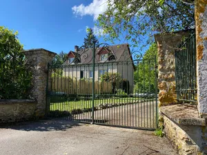 Image of Grande Maison en Bord de l'Eau avec Jardin - 6 Chambres, Proche Commerces - FR-1-410-442