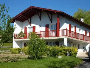 Image of Apartment 'Maison Artzain Etchea' with Private Terrace, Private Garden and Wi-Fi