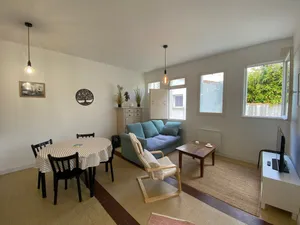 Image of Charmante Maison près de la Plage et du Centre-Ville, Terrasse, TV, Cuisine Equipée à Fouras - FR-1-709-76