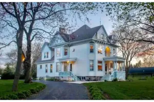Image of Historic, Vintage, Classy, 11 bed, 5+ bath!