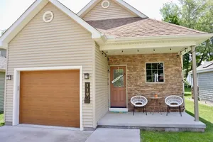 Image of \"The Tahoe\" Modern Lake House Retreat~Close to Beach & Lake!!