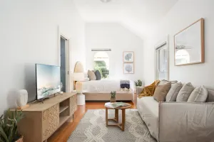 Image of Boutique Studio with Balcony in Perfect Location