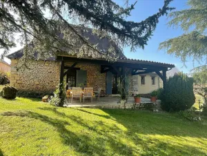 Image of Charming Comfy 6 person cottage w\/ private pool & large garden, Les Eyzies