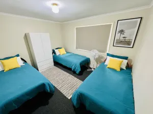 Image of Caboolture, Central Location, Sleeps 8
