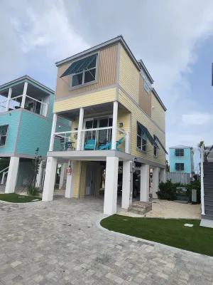 Image of Cozy Conch - oceanside charmer 10 minutes from beaches