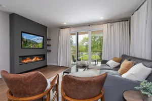 Image of Townhome with Stunning Views & Modern Finishes—now offering mid-term rentals!