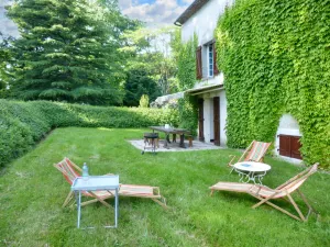 Image of Maison chaleureuse à Terres-de-Haute-Charente avec jardin