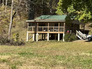 Image of Secluded Couple’s one bedroom creek view cabin on Craigs Creek in Oriskany Va.