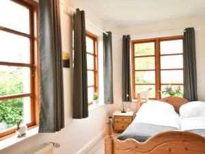 Image of Apartment 2 with 2 bedrooms (2-5 pers.) on the ground floor - Villa Seeheim Vacation property directly on the water OVS 692