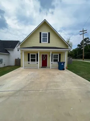 Image of Dee’s Cozy Corner Cottage