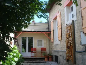 Image of Fully equipped studio with private parking