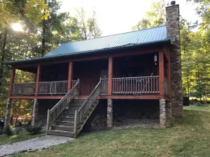 Image of 3-bedroom cabin in a wooded setting just 17 minutes from Gettysburg