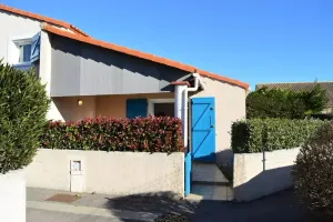 Image of Maison cosy avec mezzanine, terrasse, piscine et parking – Saint-Cyprien - FR-1-225D-558