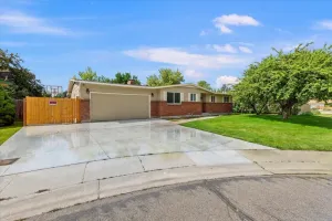 Image of Large Five Bedroom 5 minutes To Airport And Downtown