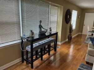 Image of Cheerful and Spacious Home w\/free Wi-Fi