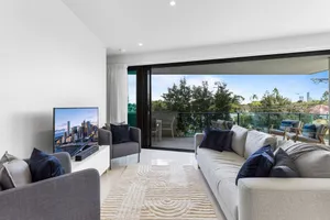 Image of Spacious and Superb 3-bed Apartment