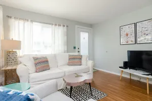 Image of Adorable 2-story condo steps from the beach!