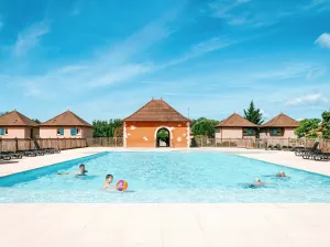 Image of Beautiful apartment for 3 guests with pool, WIFI, TV, terrace, pets allowed and parking