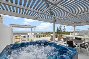 Image of Salty Breeze - Rooftop Terrace & Jacuzzi